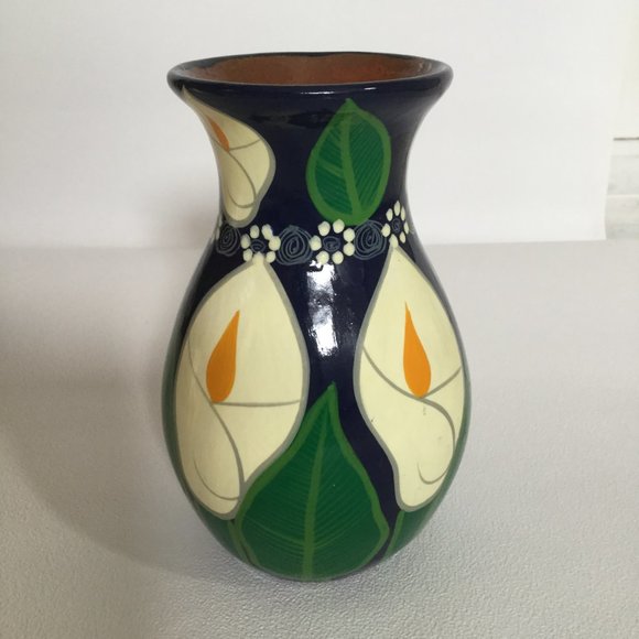 Beautiful pottery vase blue with green yellow leaves white flowers 7 1/4" tall - Picture 2 of 8